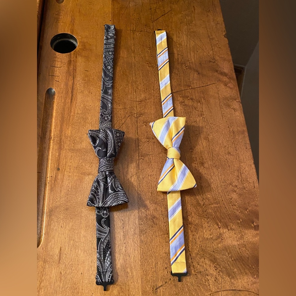 Lot Of 2 Men’s Bow Ties Chaps & Croft & Barrow 100% Silk Blk White Yellow Blue